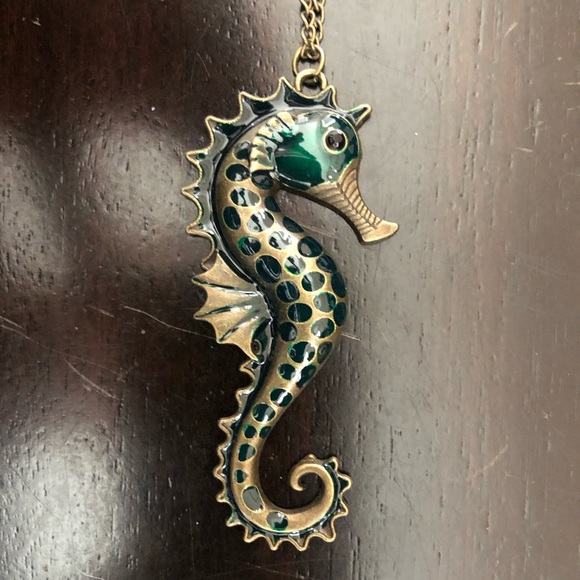 Forever 21 Jewelry - ⚡️ SALE ⚡️ Bronze Seahorse Necklace